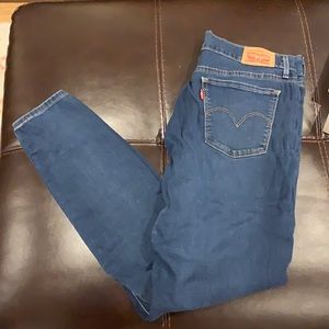 Levi’s 710 Super Skinny Jeans